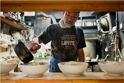 这位资深餐饮人告诉我们，新店开业不必面面俱到