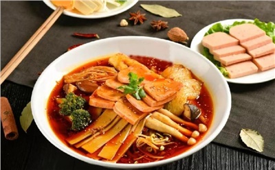 小米要进餐饮业；海底捞要进重庆；周黑鸭要开放加盟？