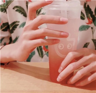 【慧运营】今夏茶饮潮流口味锁定：奈雪的新品“冒泡”了！